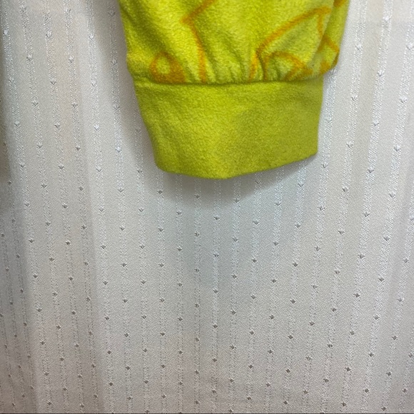 Pikachu pajamas and little plush - Picture 7 of 11